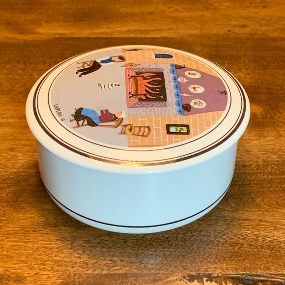 Villeroy & Boch Design Naif 3 3/4" Porcelain Round Trinket Box - Picture 3 of 8